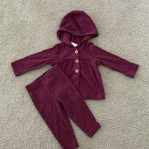 Carter's Girls 2 piece outfit size 6 months